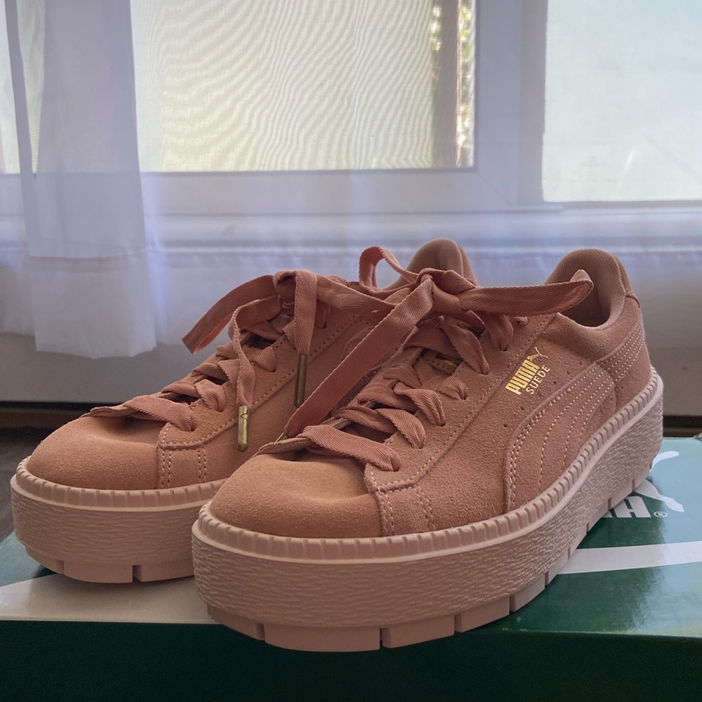 Puma Suede Platform Trace Win Shoes | Medium Pink